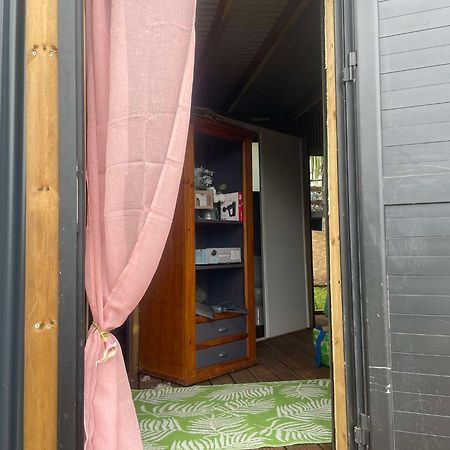 Charmant Chalet Avec Jacuzzi, L'Ile O Vert Saint-Philippe Exterior photo