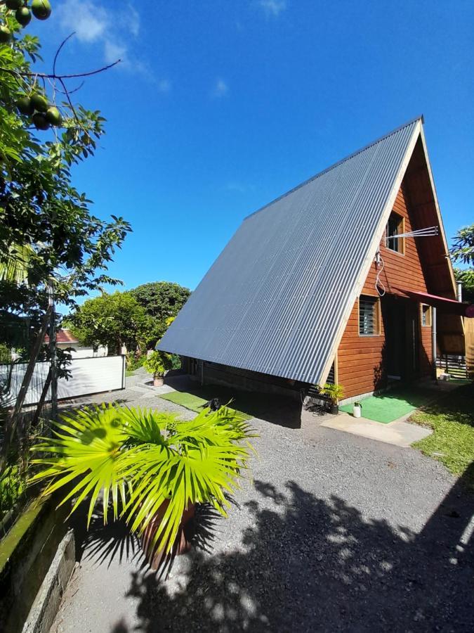 Charmant Chalet Avec Jacuzzi, L'Ile O Vert Saint-Philippe Exterior photo